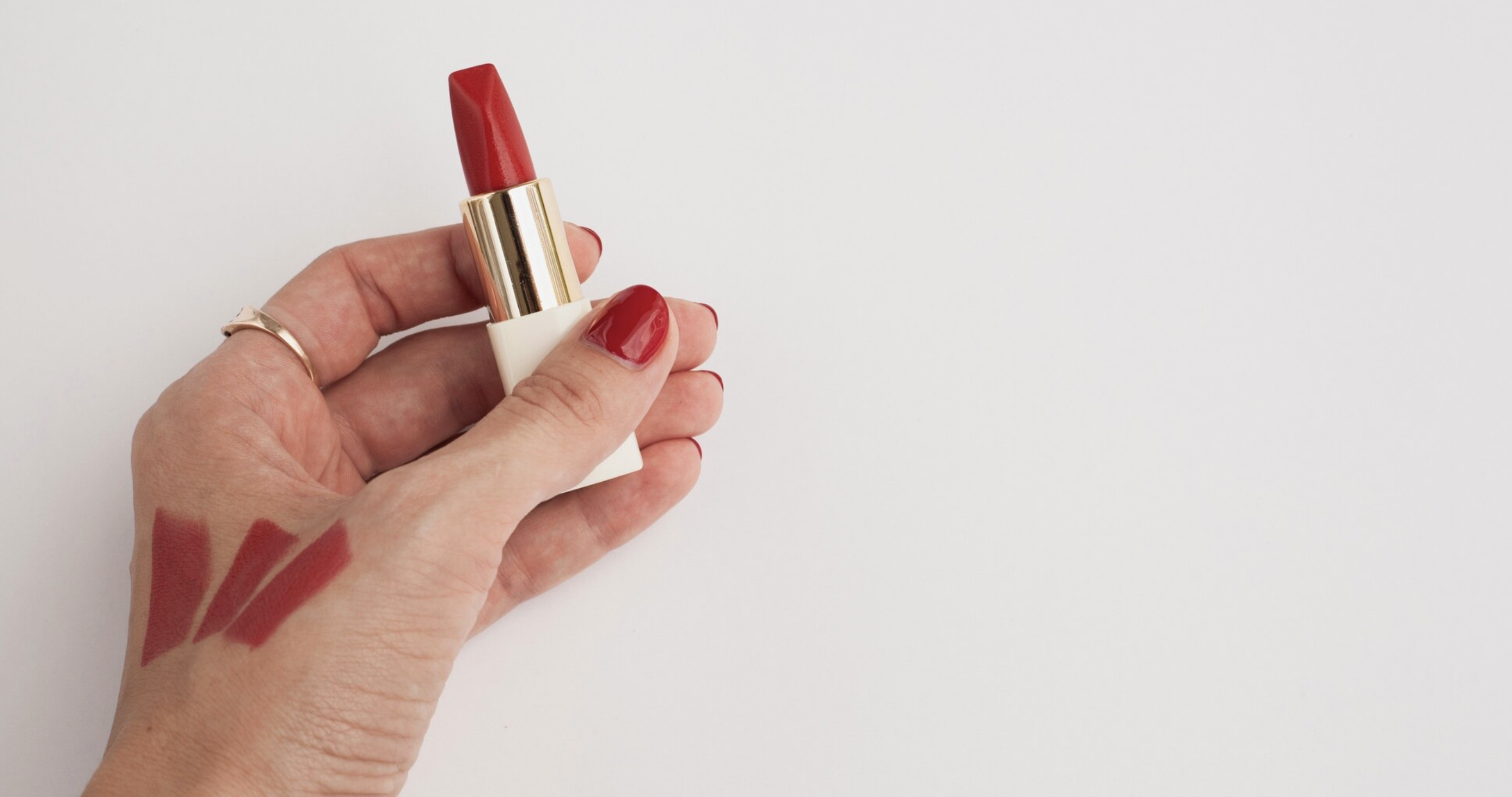 口红是否含铅和汞